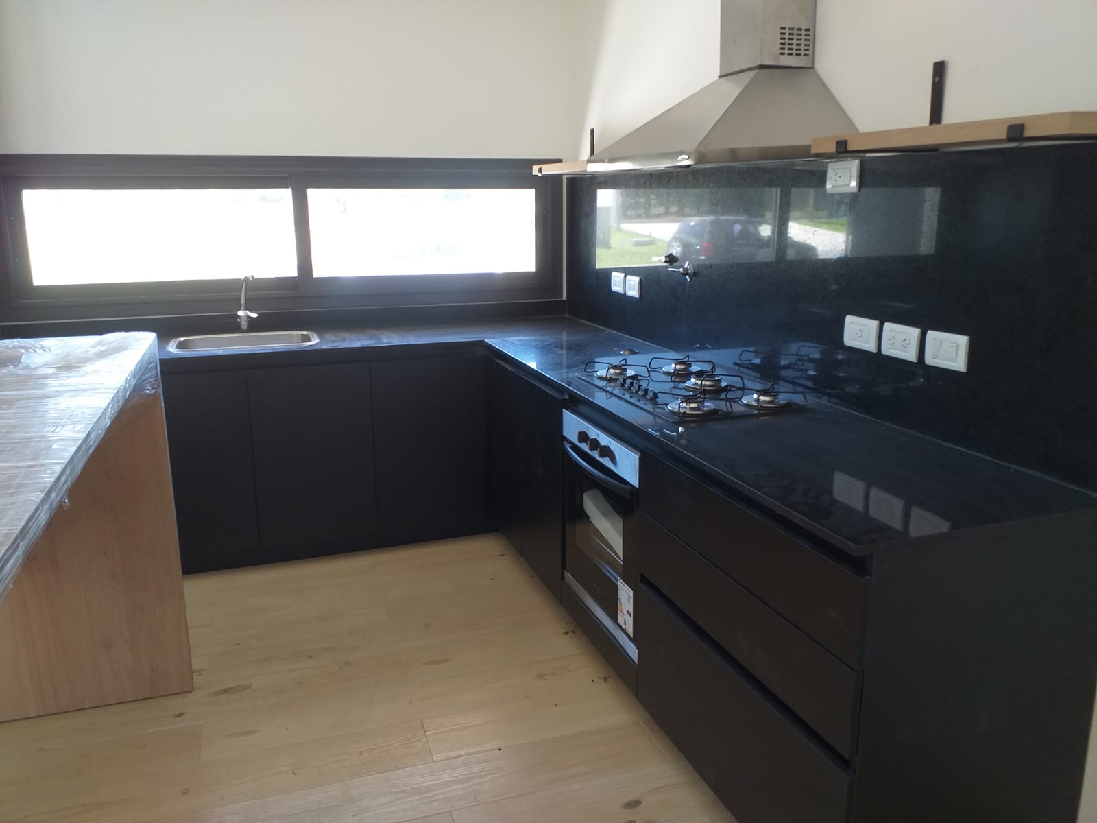 Country Greenville — Vivienda unifamiliar en Hudson, Berazategui. Imagen 2.